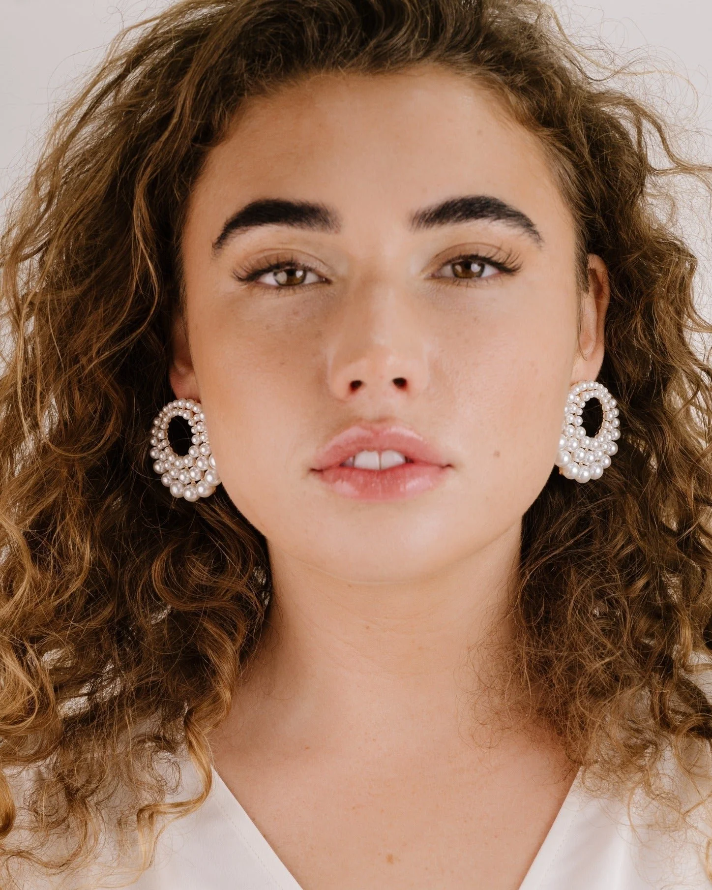Blushing Pearl Earrings - Image 5