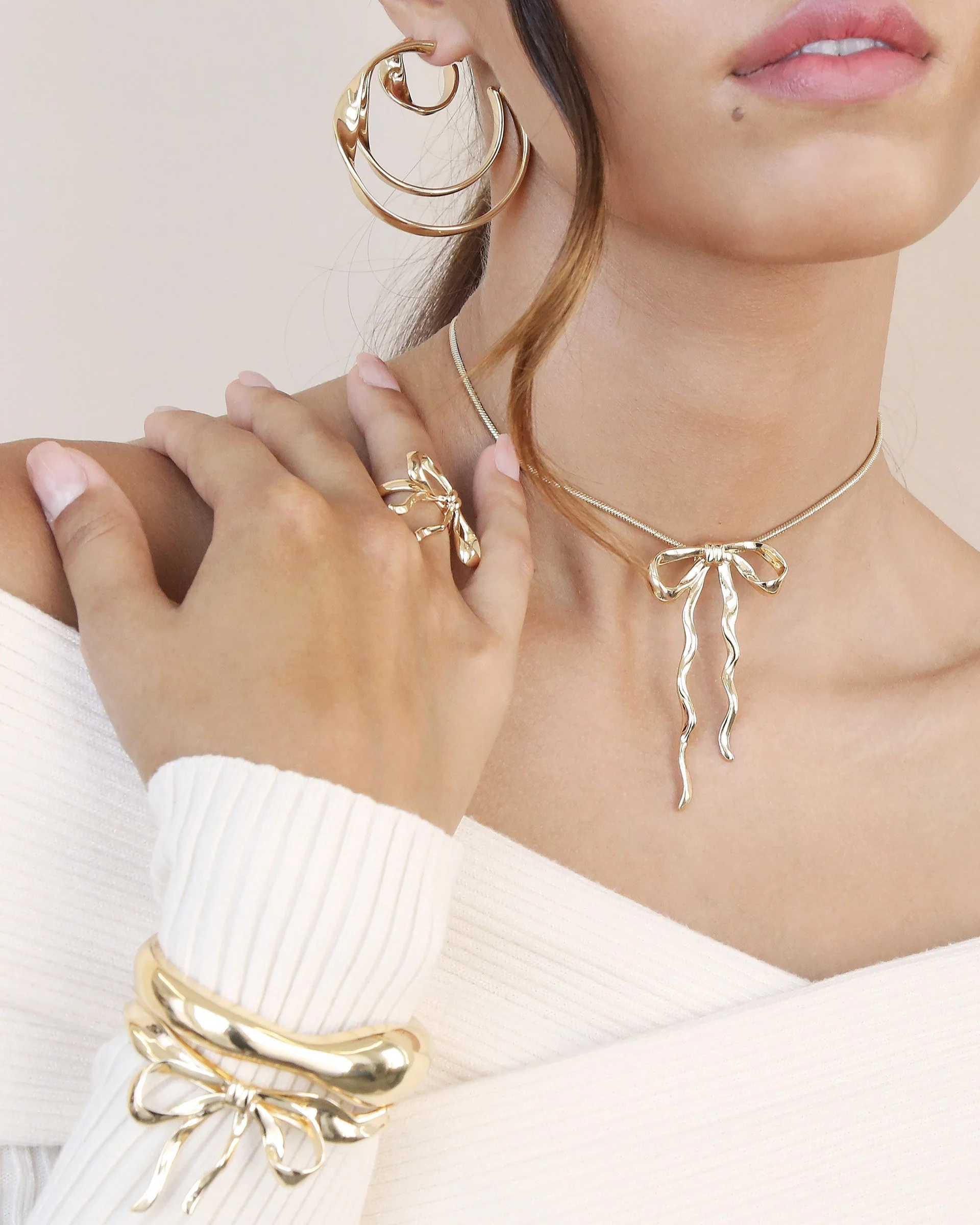 Bow Organica Pendant Necklace - Image 8