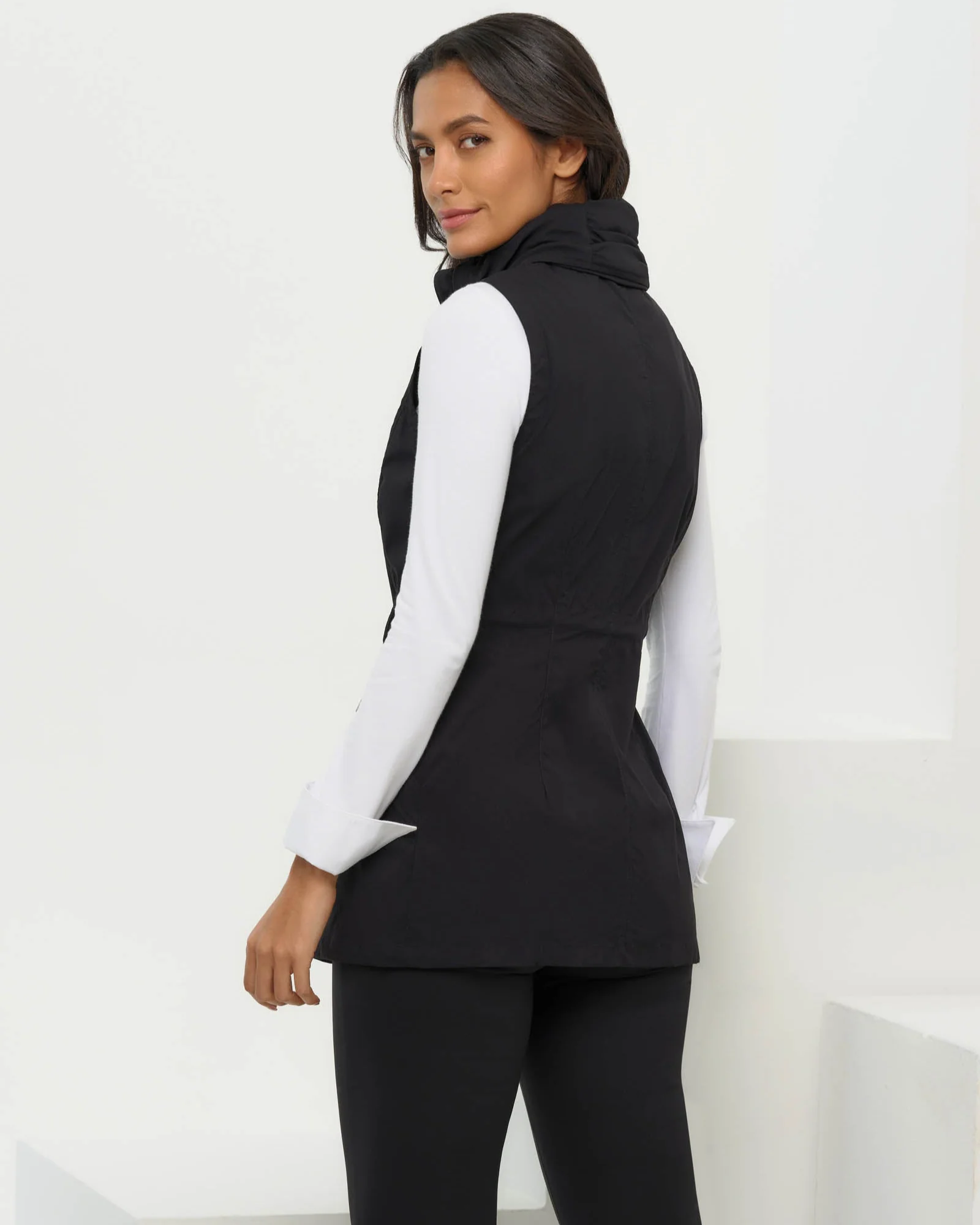 Delaney Travel Vest - Image 11