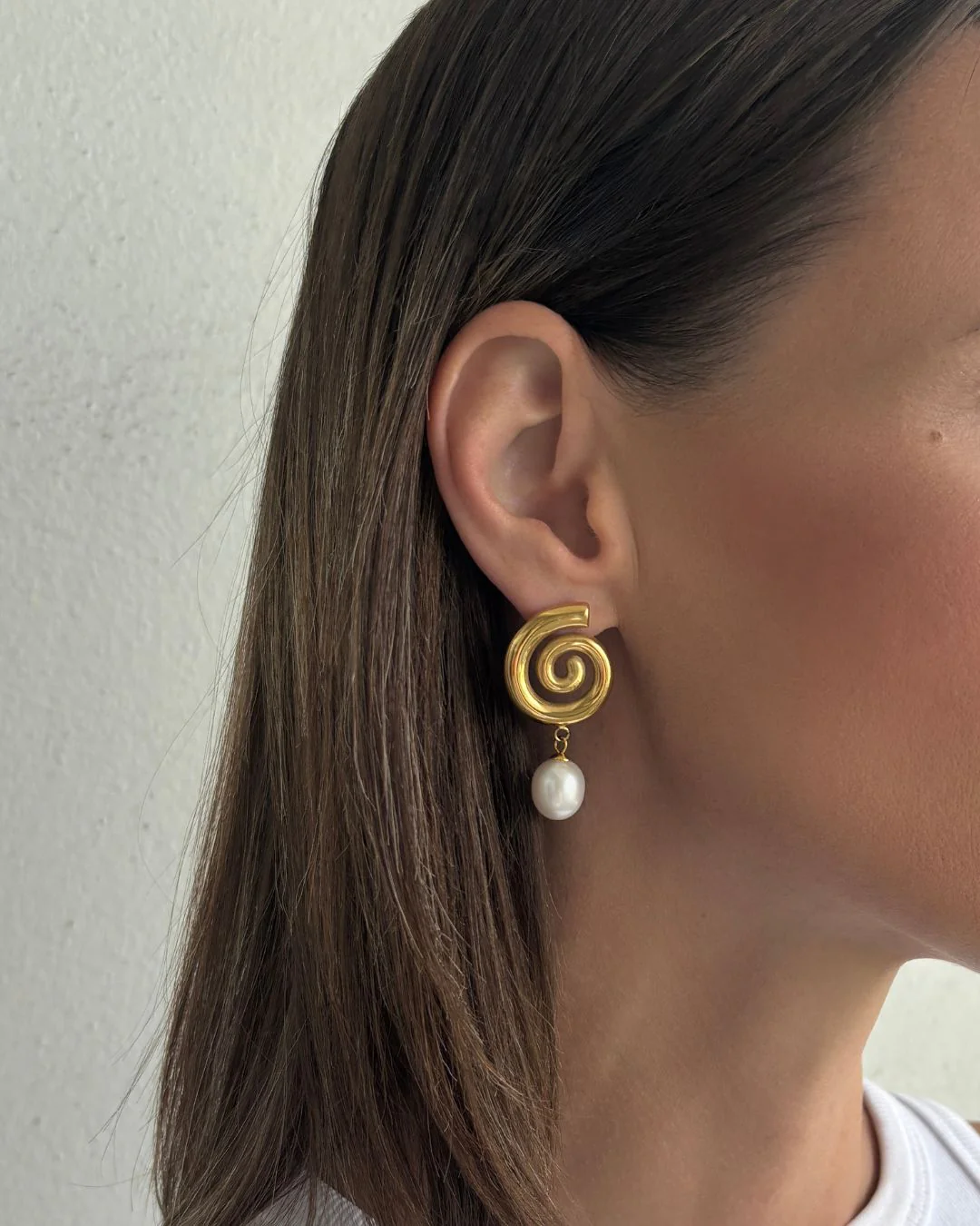 FRESHWATER PEARL ATHENA EARRINGS - Image 2