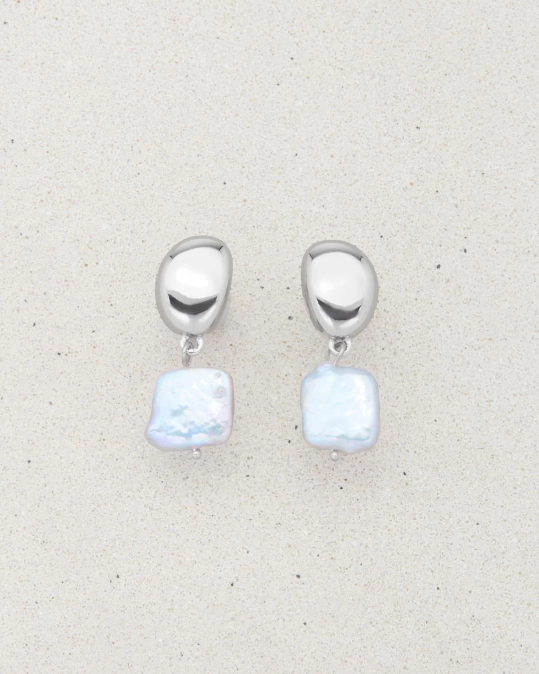 FRESHWATER PEARL PINA EARRINGS SILVER - Image 3