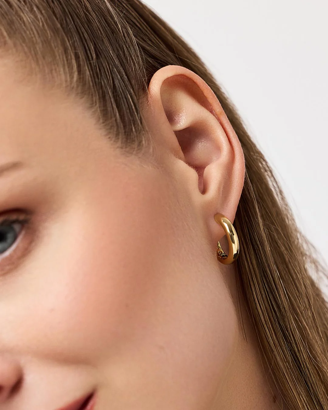Gold Hoop Earrings - Giulia Medium - Image 3