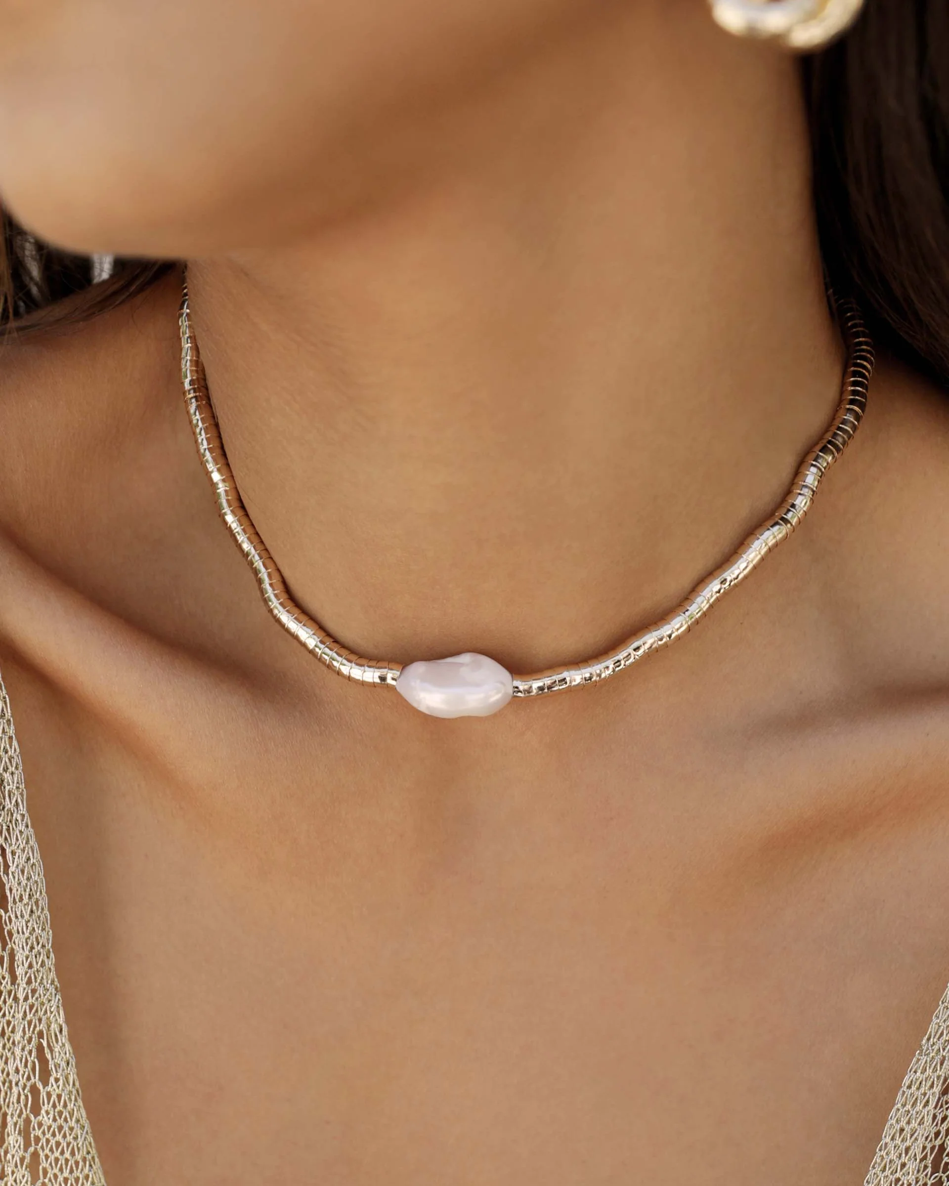 Liquid Gold and Pearl Choker - Image 2