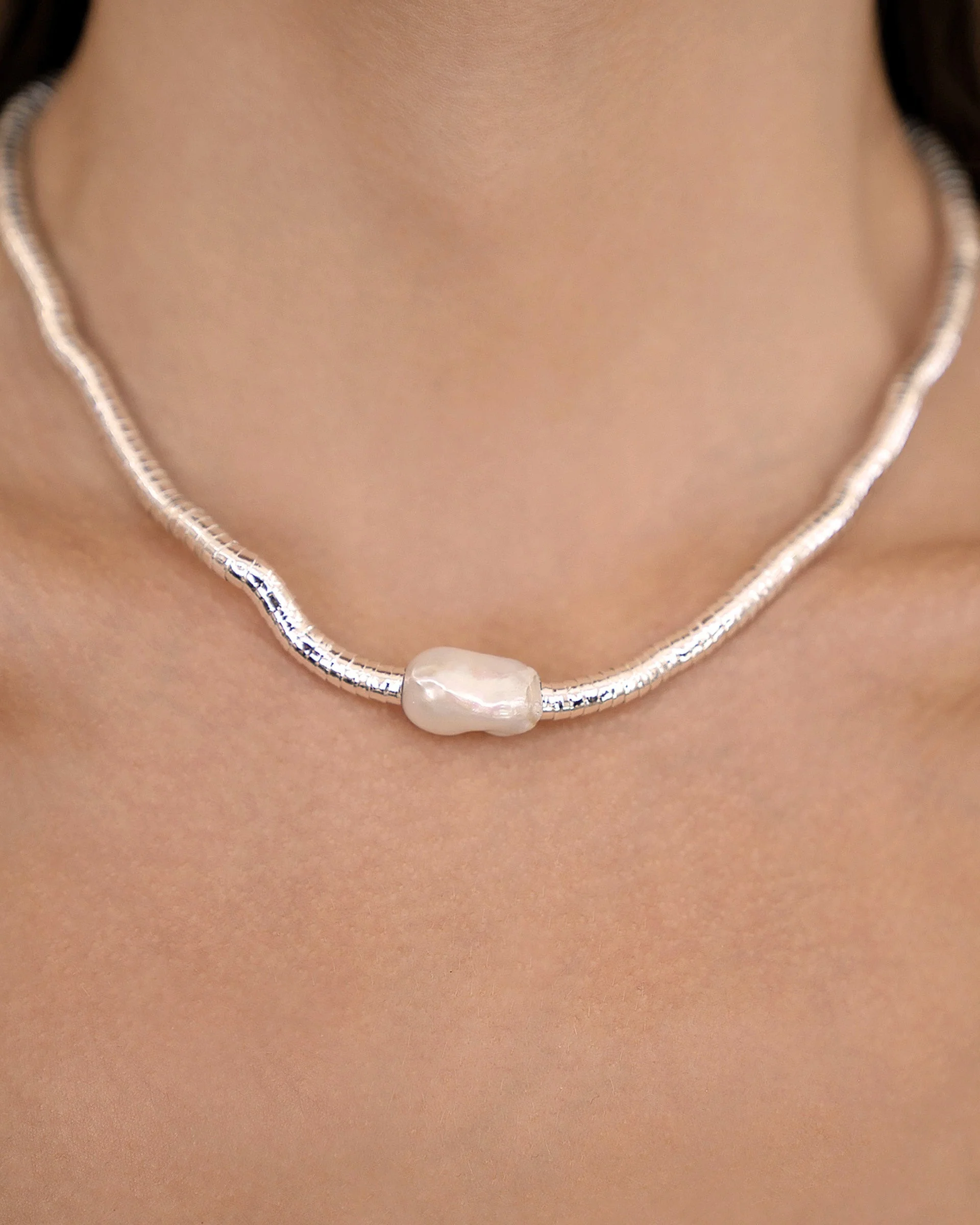 Liquid Gold and Pearl Choker - Image 6