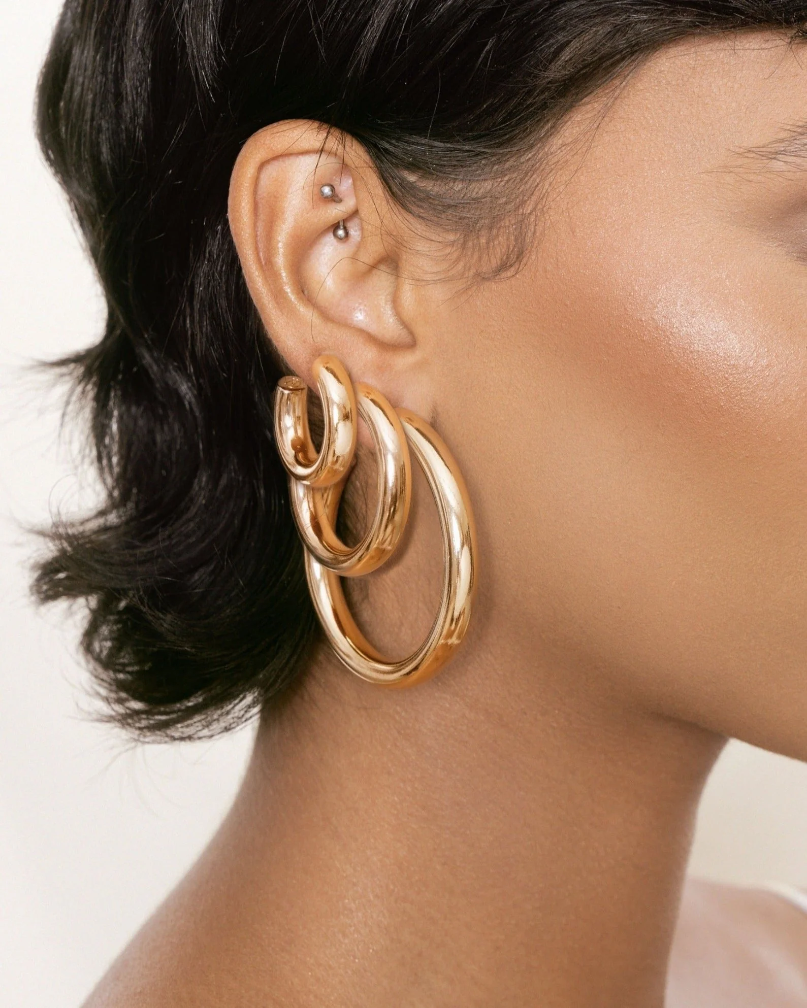 Medium Thick Classic Hoops - Image 6