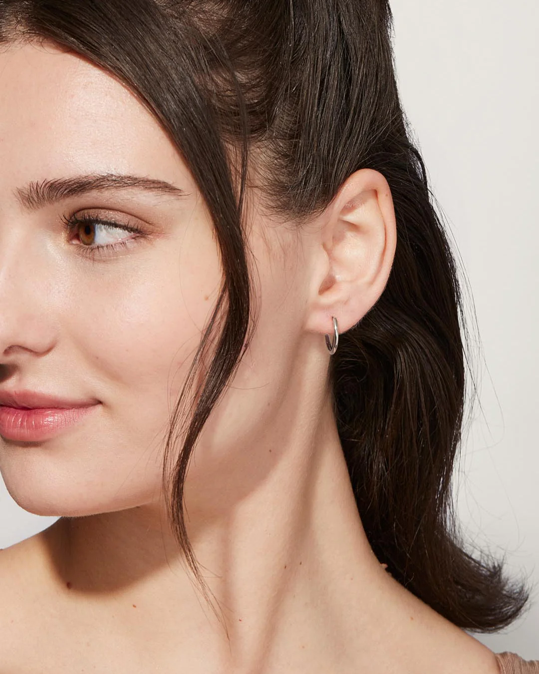 Small Slim Endless Hoops - Lo Small Silver - Image 3