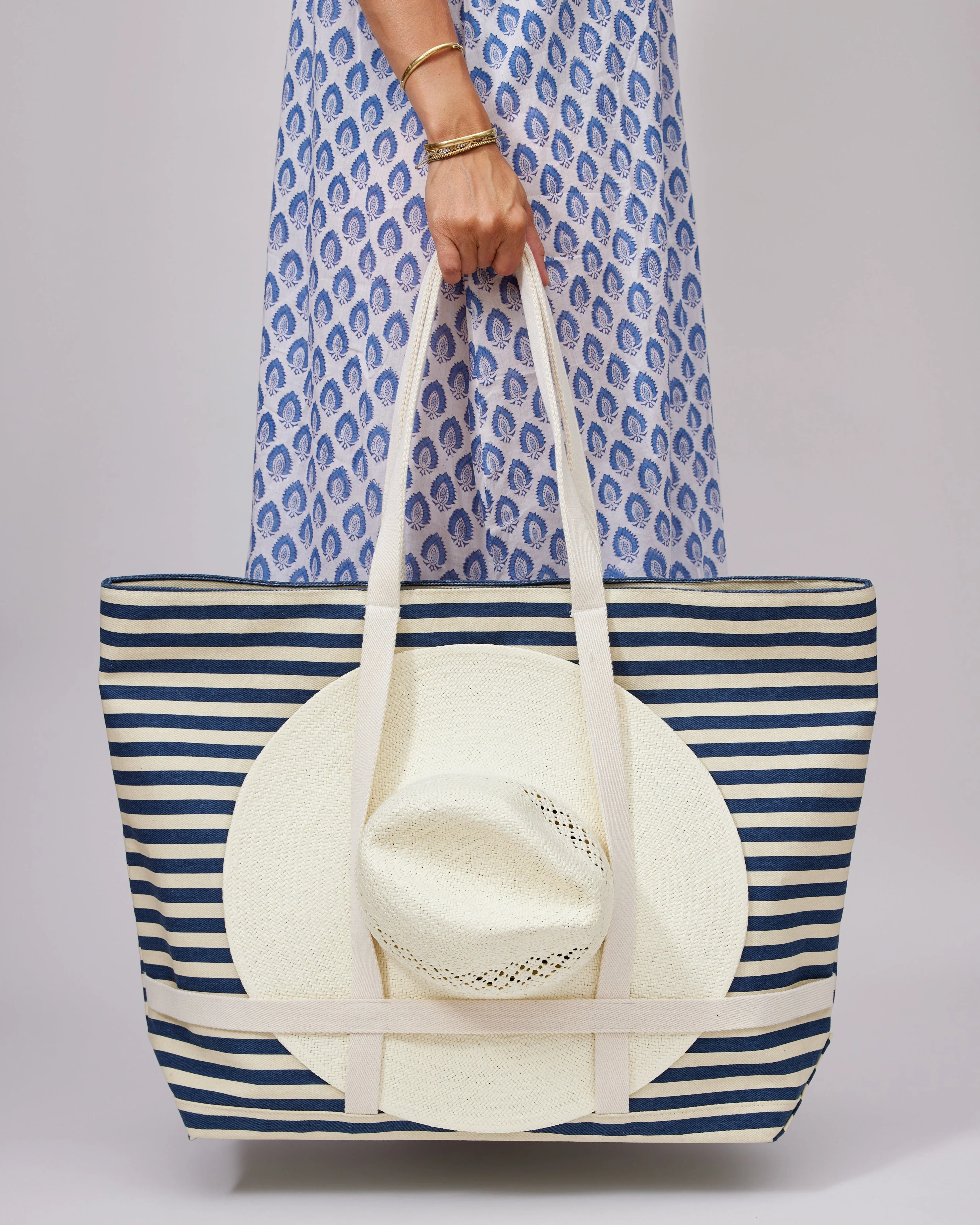 Sunhat Sized Traveler Tote - Image 4